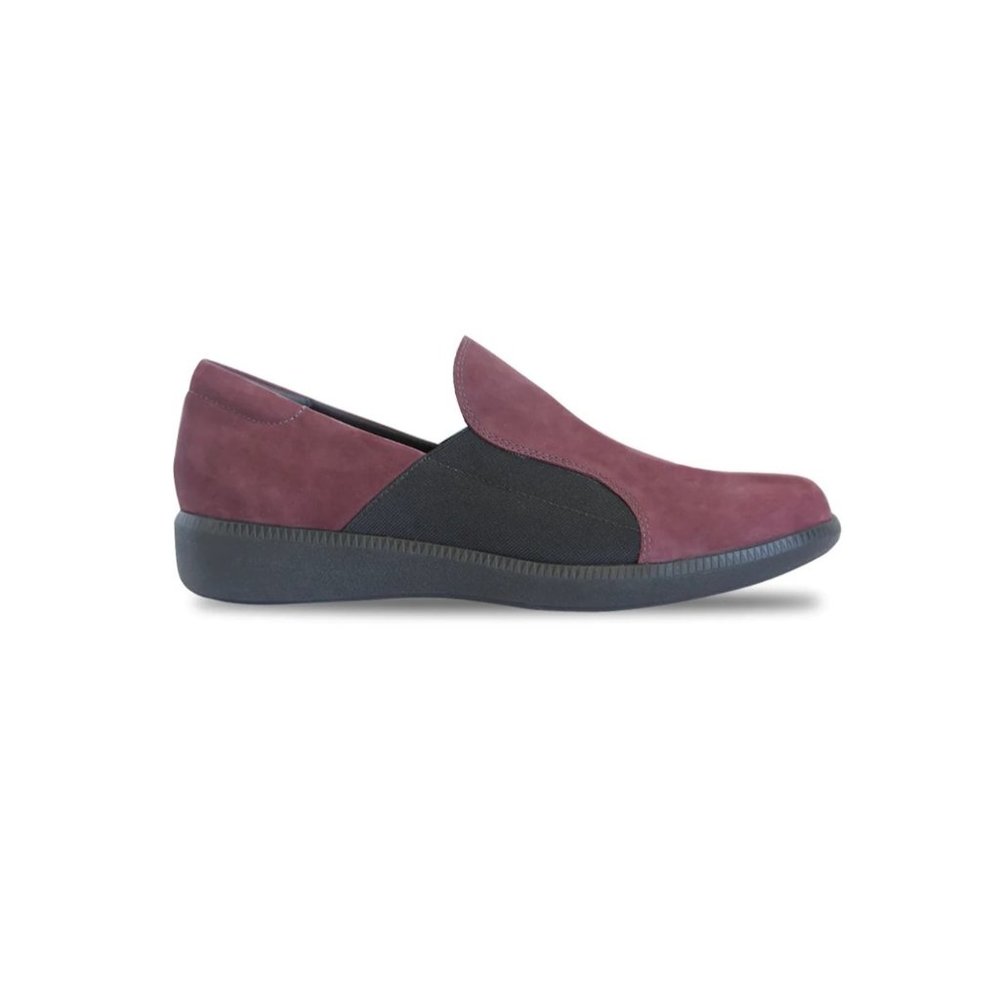 Munro Clay Step In Shoes in  Wine Nubuck